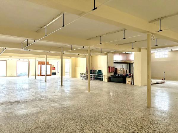 Local en calle Mossèn Vicent Albors, 6