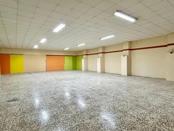 Local en calle Mossèn Vicent Albors, 6