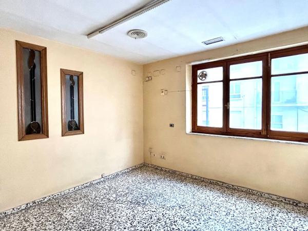 Local en calle Mossèn Vicent Albors, 6