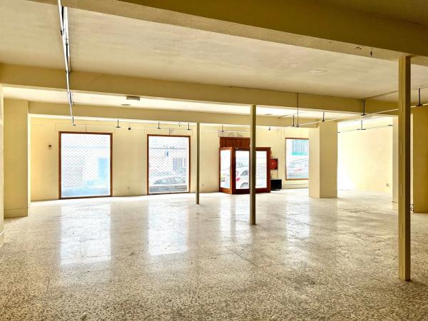 Local en calle Mossèn Vicent Albors, 6