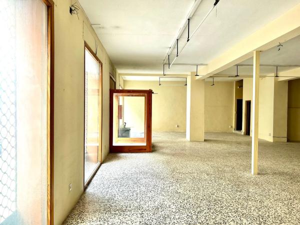 Local en calle Mossèn Vicent Albors, 6