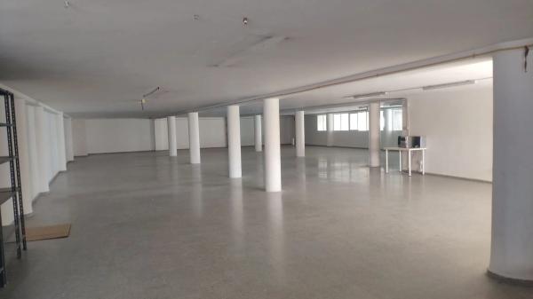 Local en calle Rafael Laliga Pérez, 3