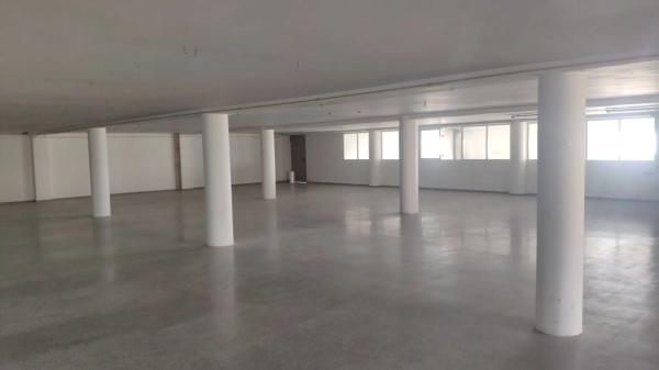 Local en calle Rafael Laliga Pérez, 3