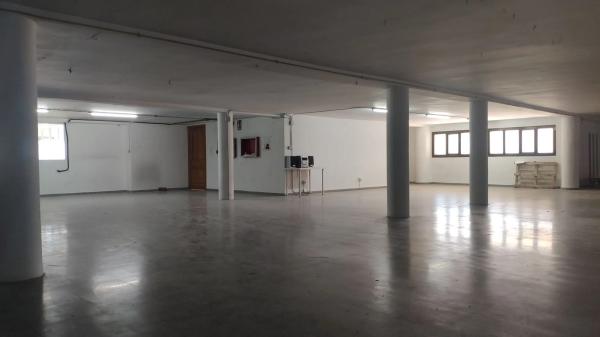 Local en calle Rafael Laliga Pérez, 3