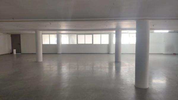 Local en calle Rafael Laliga Pérez, 3