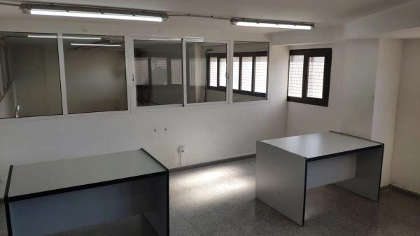 Local en calle Rafael Laliga Pérez, 3