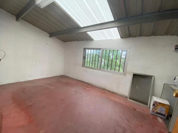 Nave en Polígon Cotes Baixes H, 10