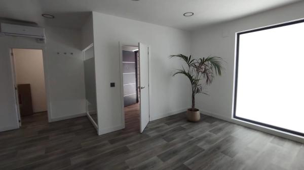 Local en calle de Laporta, 32