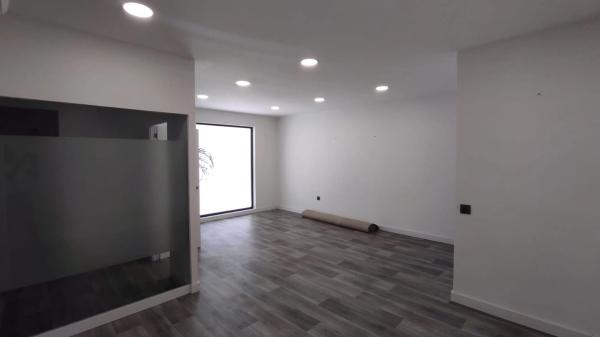 Local en calle de Laporta, 32