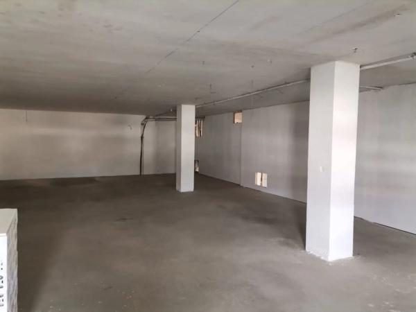 Local en calle Penàguila, 14