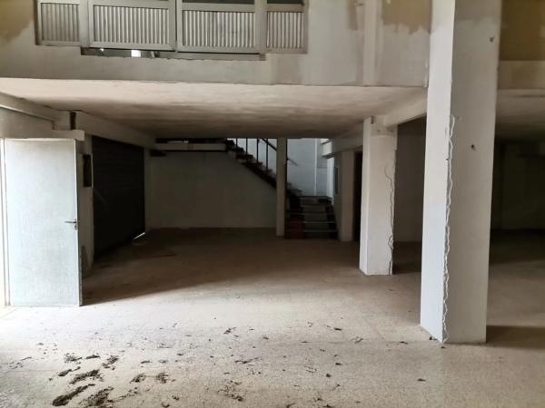 Local en calle Penàguila, 14