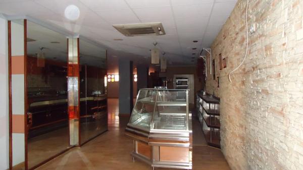 Local en Entenza, 54