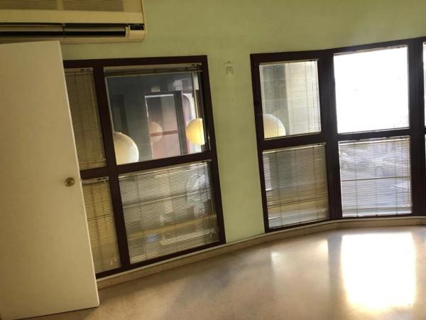 Local en alameda Camilo Sesto, 74