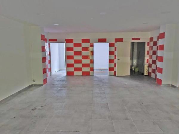 Local en avenida Alameda, 82