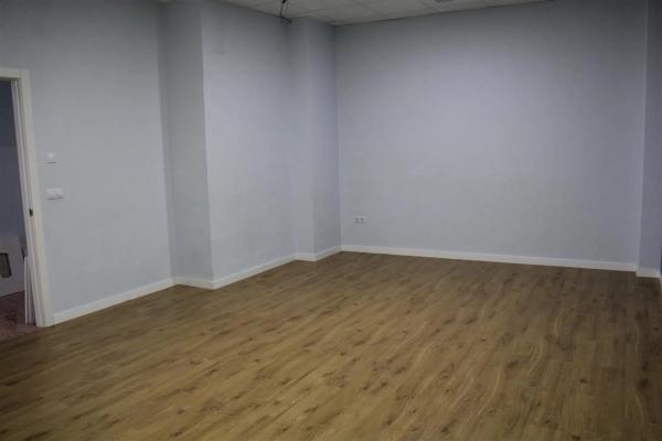 Local en calle el Salvador, 26