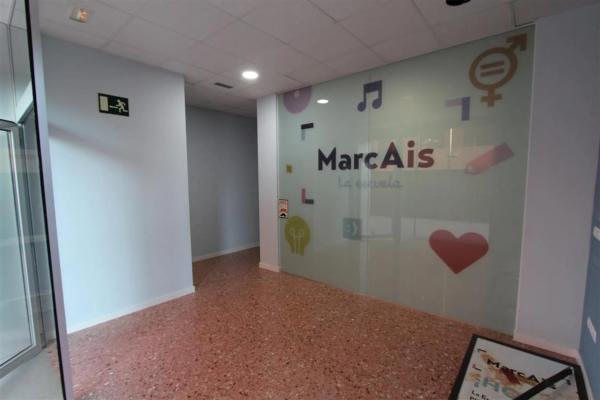 Local en calle el Salvador, 26