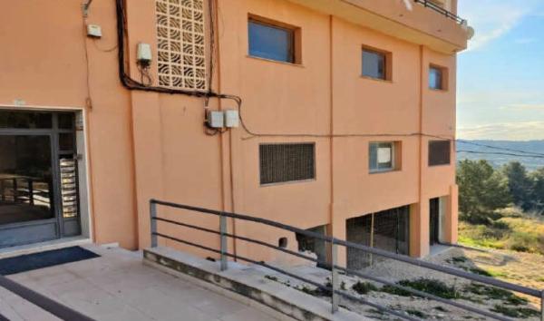 Local en avenida del País Valencià