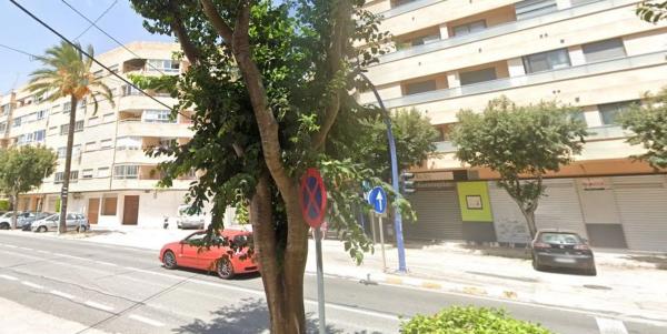 Local en avenida del País Valencià