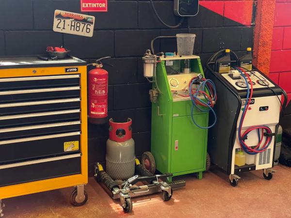 Nave en calle Isaac Peral, 25