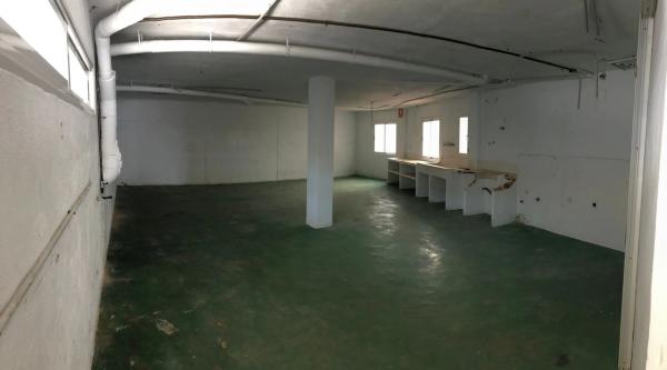 Local en calle Benidoleig, 18