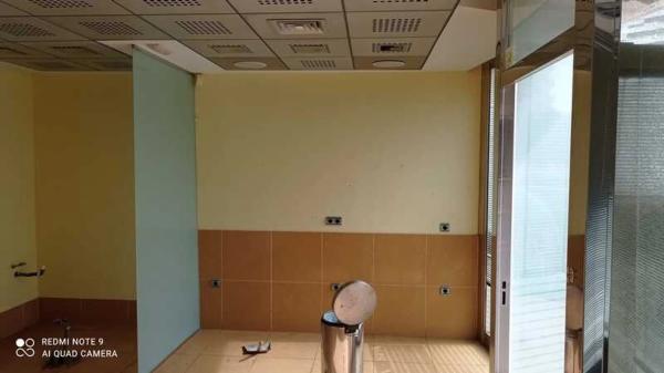 Local en avenida Rosa de los Vientos