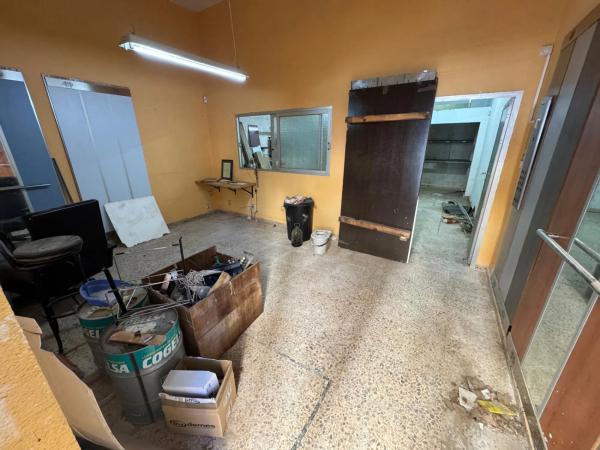 Local en calle la Santamaría, 12