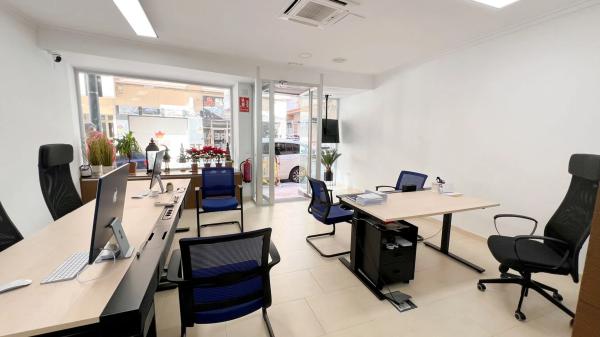 Local en calle la Pinta, 2