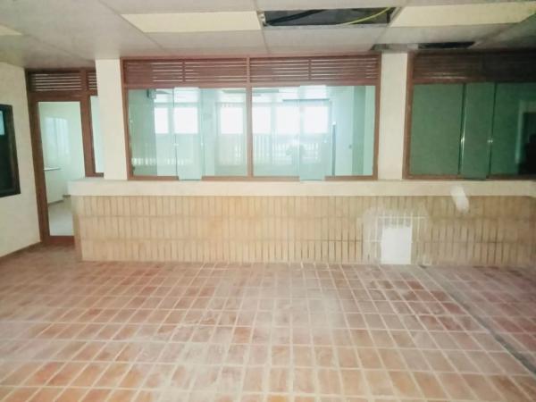 Local o nave en avenida Costablanca