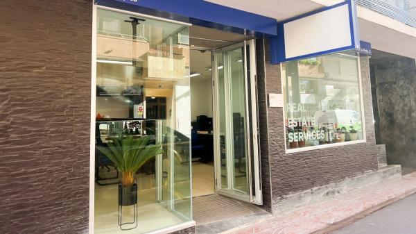 Local en calle la Pinta, 2