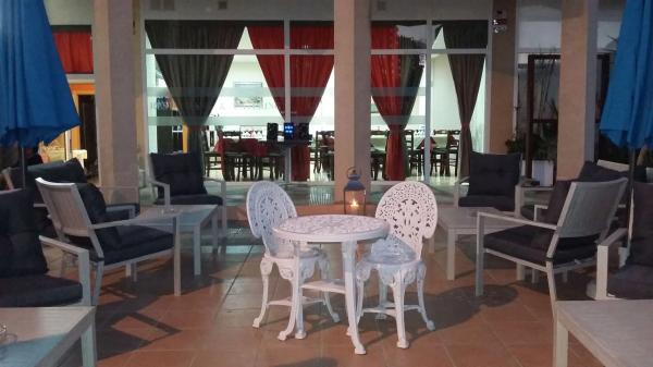 Local en avenida Europa, 16