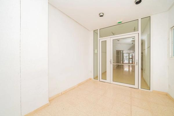 Local o nave en avenida de Ifach