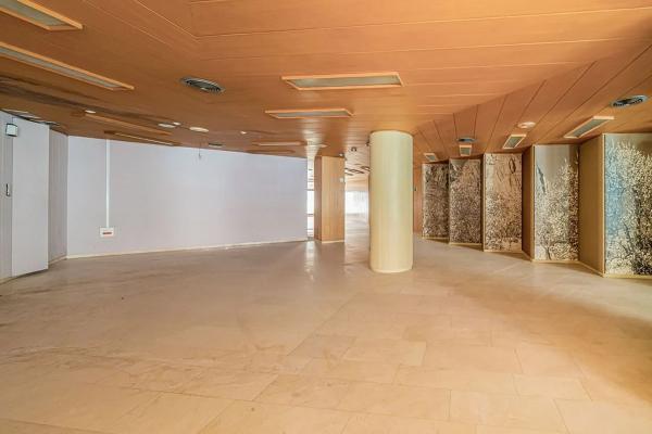 Local o nave en avenida de Ifach