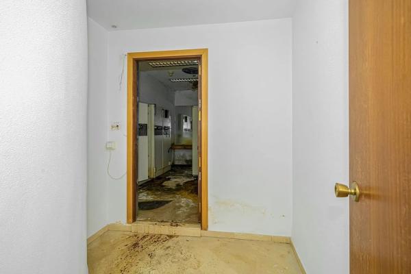 Local o nave en avenida de Ifach