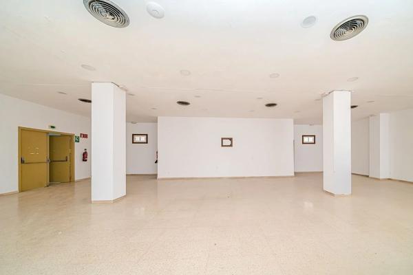 Local o nave en avenida de Ifach