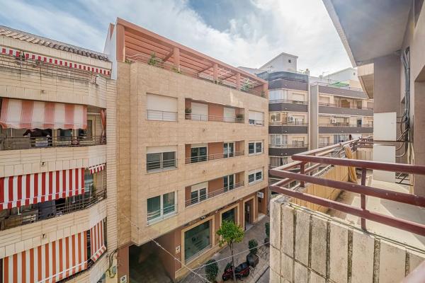 Local o nave en avenida de Ifach