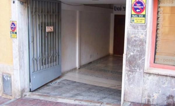 Local en calle Benissa