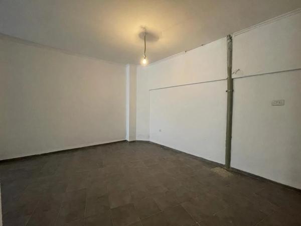 Local en Manzanera-Tosal