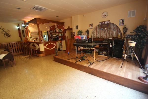 Local en calle Jardín