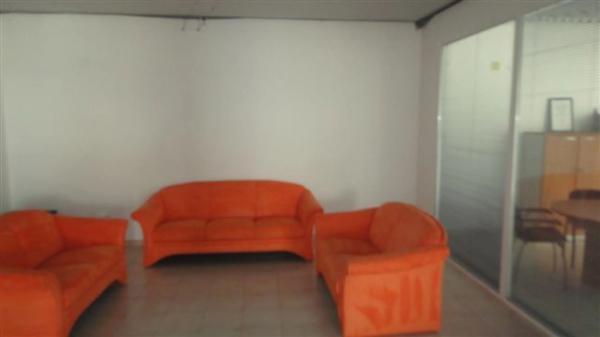 Local en avenida de Valencia-Calle Delfin s/n