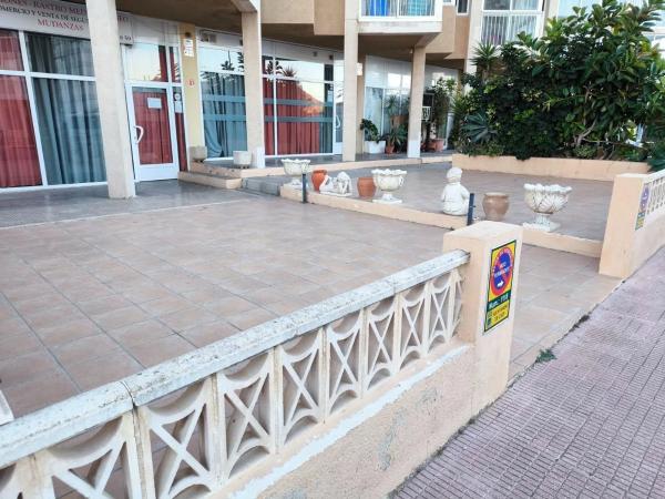 Local en avenida Europa