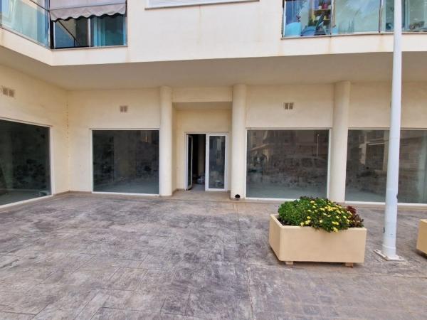 Local en plaza de las Flores, 7