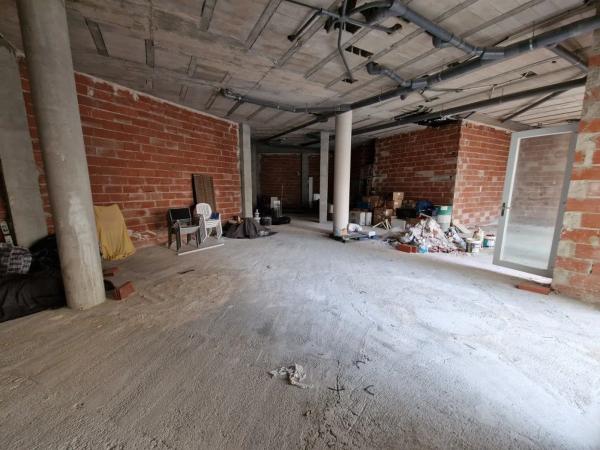 Local en plaza de las Flores, 7