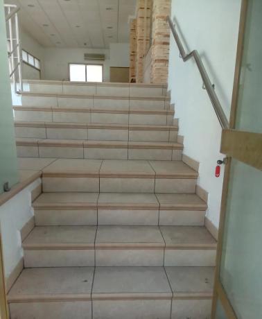 Local en calle Almendros, 10