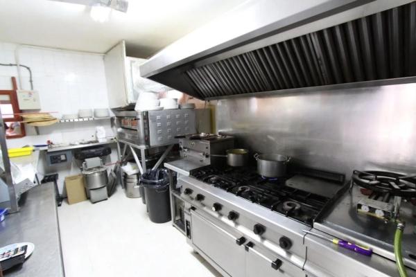 Local en calle Holanda s/n