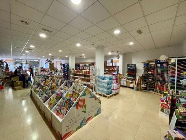 Local en calle de la Paz, 5