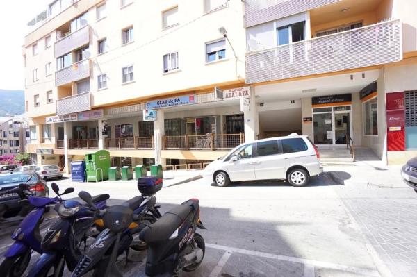 Local en calle Benissa, 1