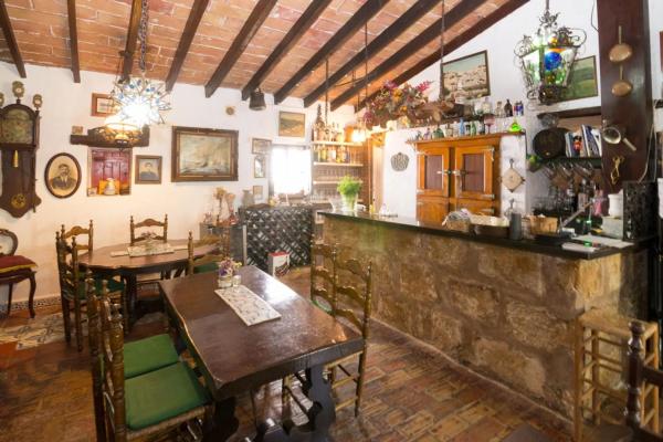 Local en Barrio El Palmar-Los Molinos