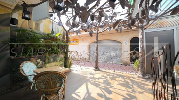 Local en Barrio Les Bovetes-La Felicidad