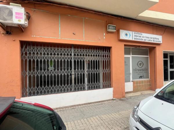 Local en paseo del Saladar, 118