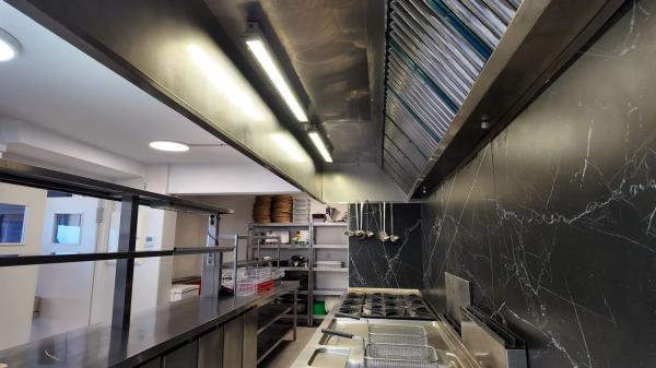 Local en calle Riu Alcorà, 14